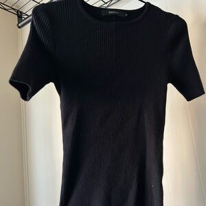 ZESICA Black Ribbed Short Sleeve Top